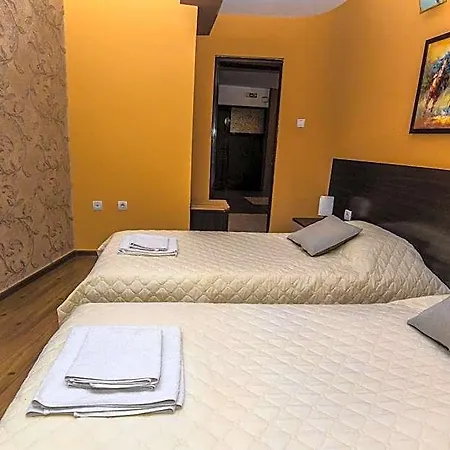 Vida Family -top Location فندق 3*